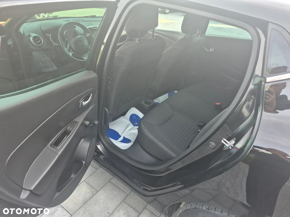 Renault Clio - 22