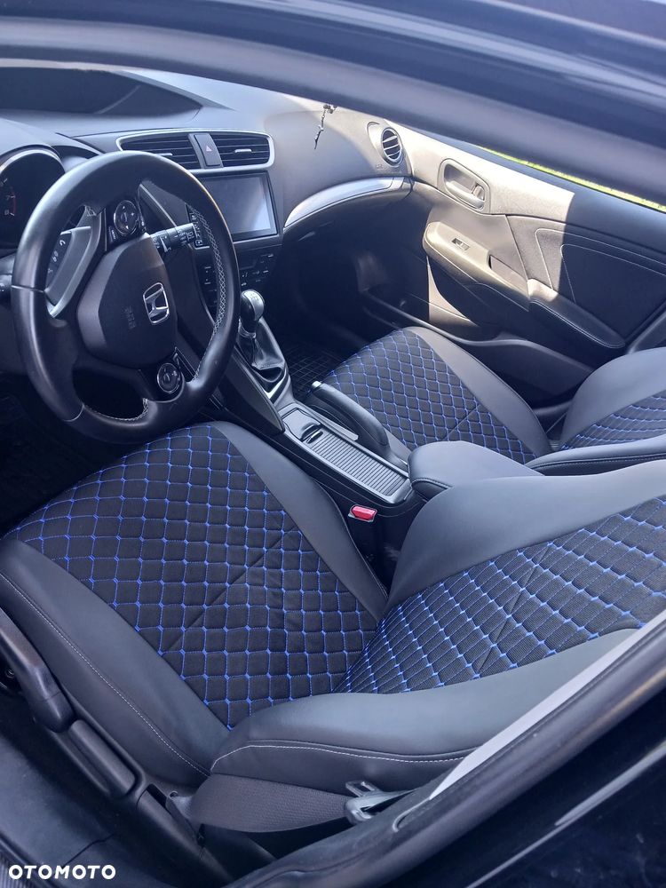 Honda Civic 1.8 Lifestyle (Honda Connect+) - 9
