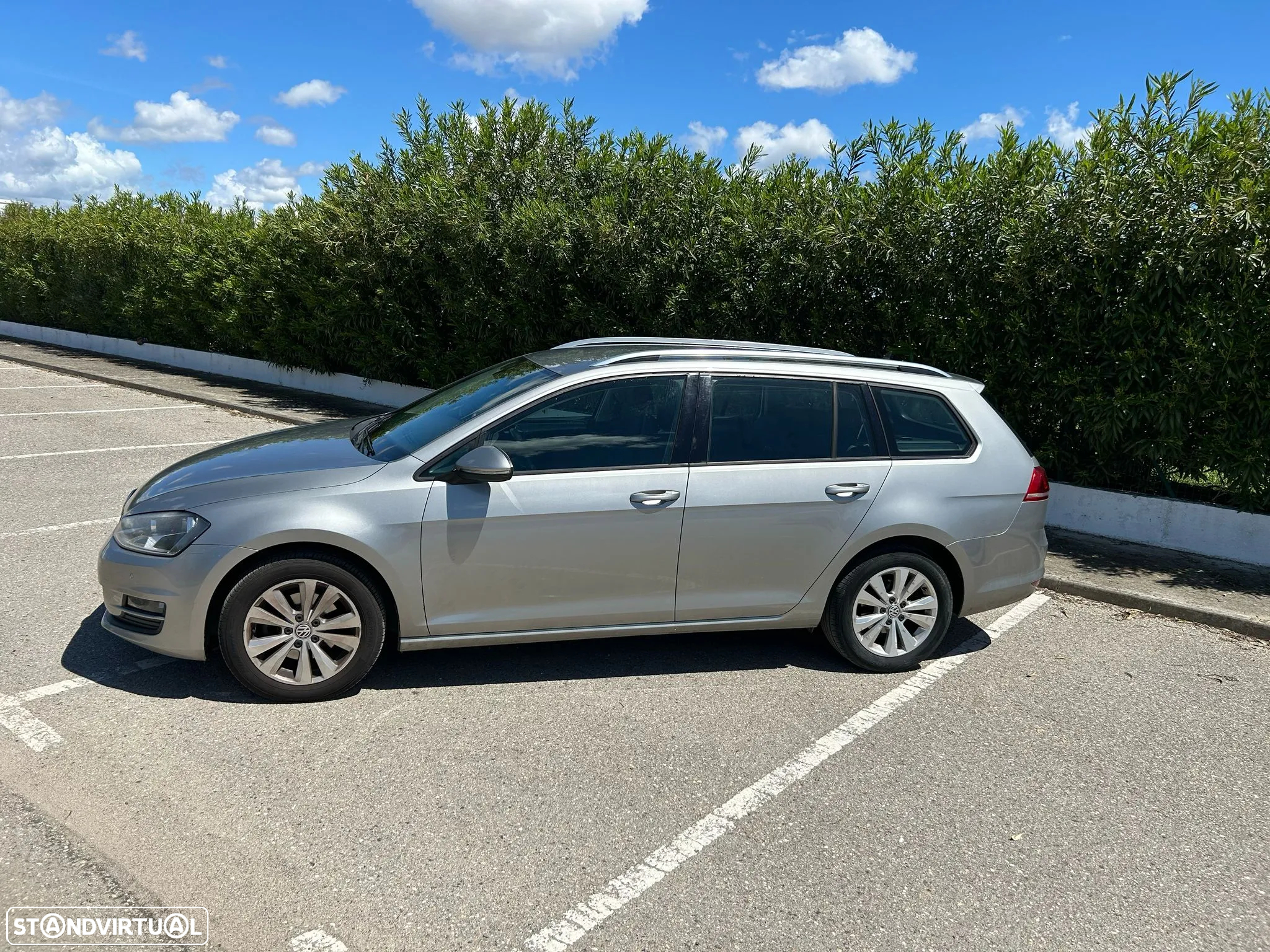 VW Golf Variant 1.6 TDi BlueMotion Confortline - 21