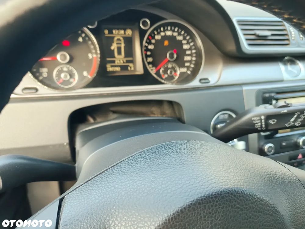 Volkswagen Passat 2.0 Blue TDI SCR Comfortline - 22