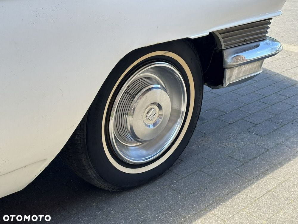 Cadillac Deville - 10