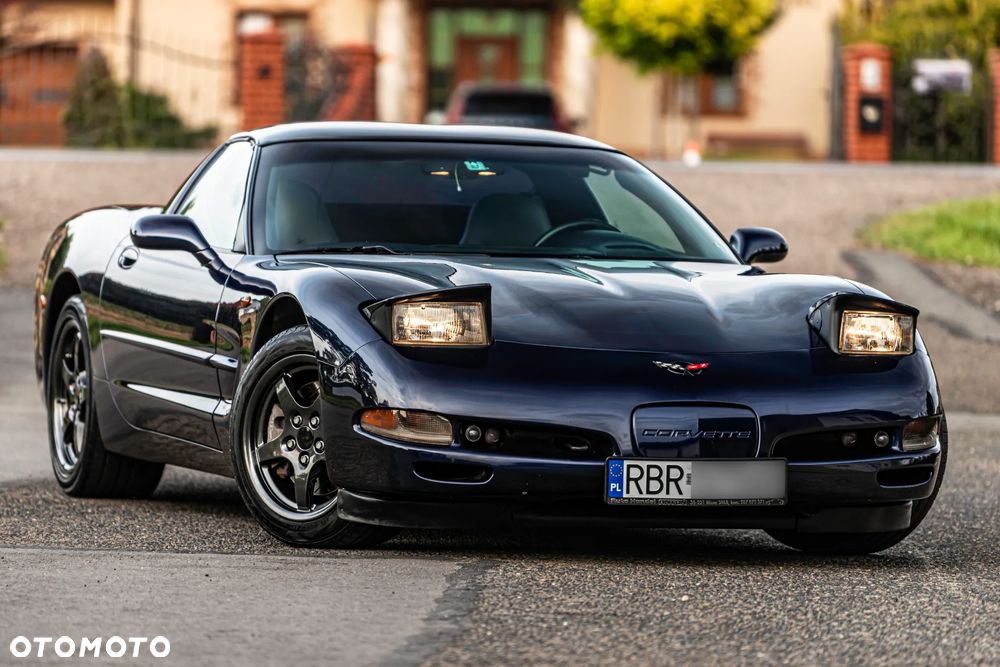 Chevrolet Corvette - 8
