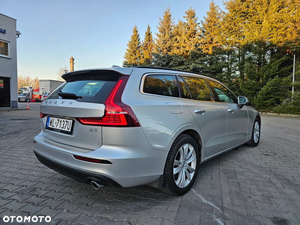 Volvo V60 T4 Momentum Pro - 5