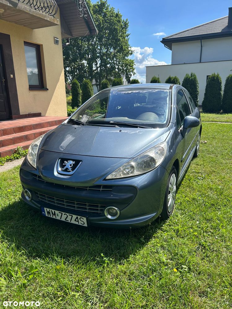 Peugeot 207 - 1
