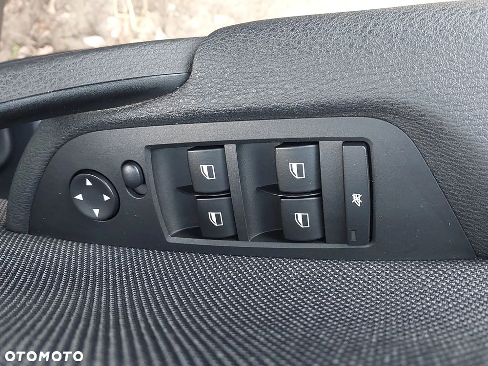 BMW X1 sDrive18i - 13