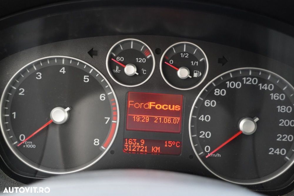 Ford Focus 1.6 Ti-VCT Titanium - 19