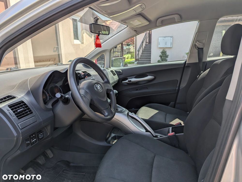 Toyota Auris 1.6 VVT-i Prestige - 2