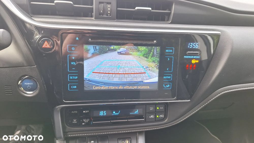 Toyota Auris 1.8 HSD Luna - 17