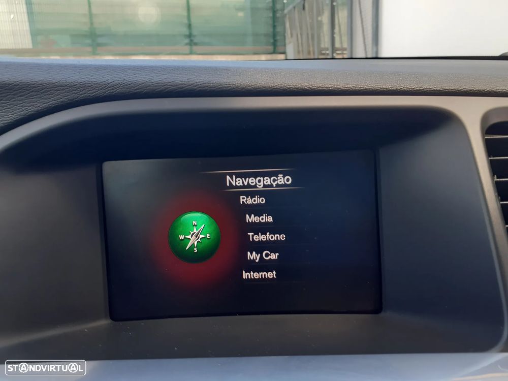 Volvo V60 2.4 D6 Momentum AWD Phev - 12