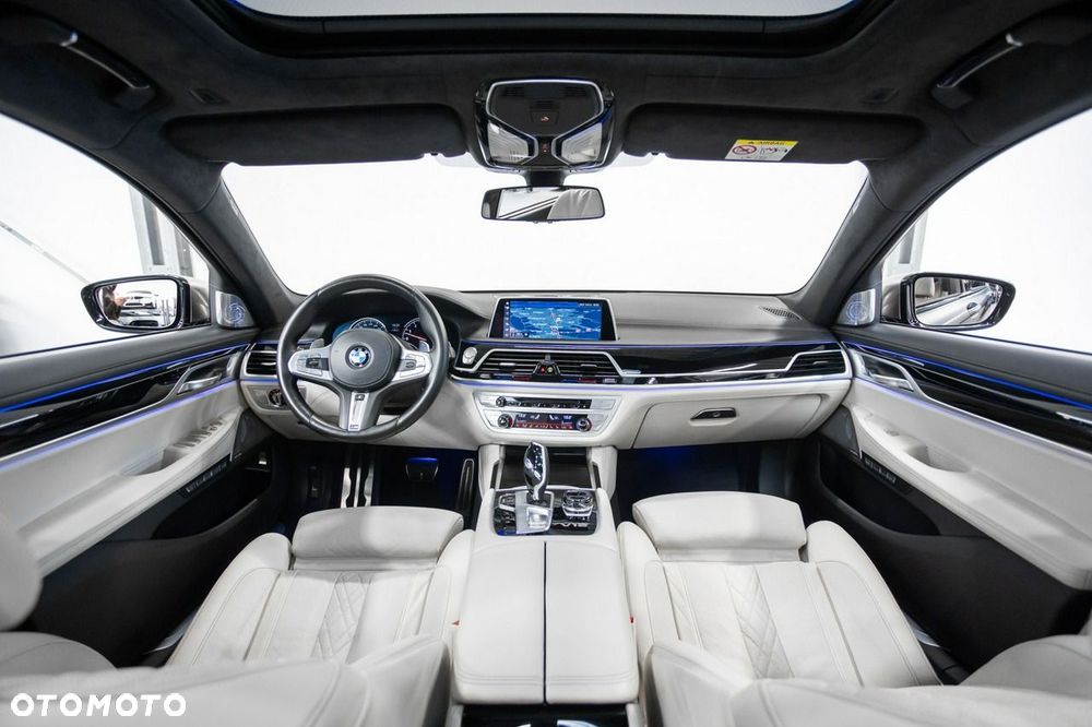 BMW Seria 7 M760Li xDrive - 24