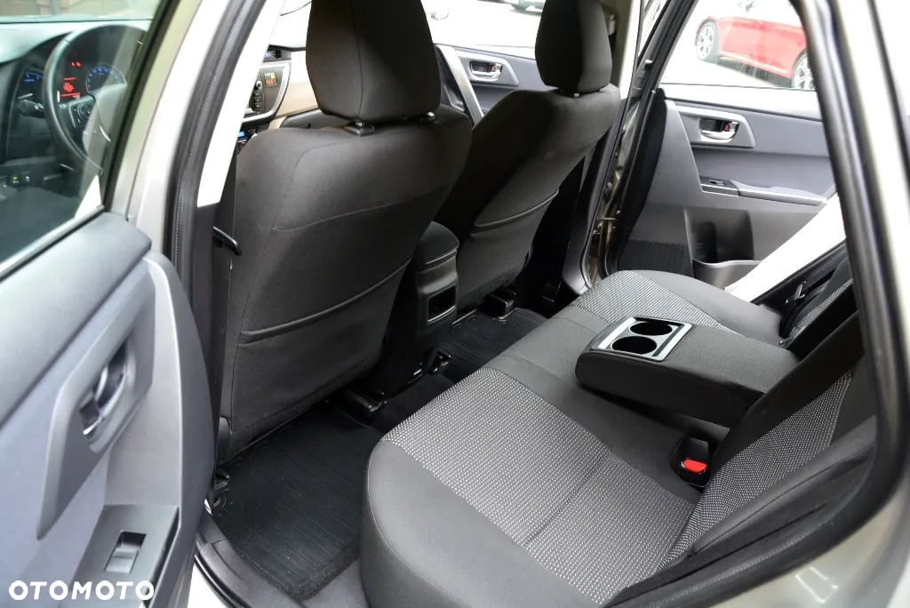 Toyota Auris 1.6 Premium Comfort - 15