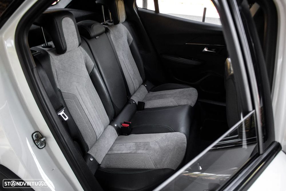 Peugeot e-2008 GT - 33
