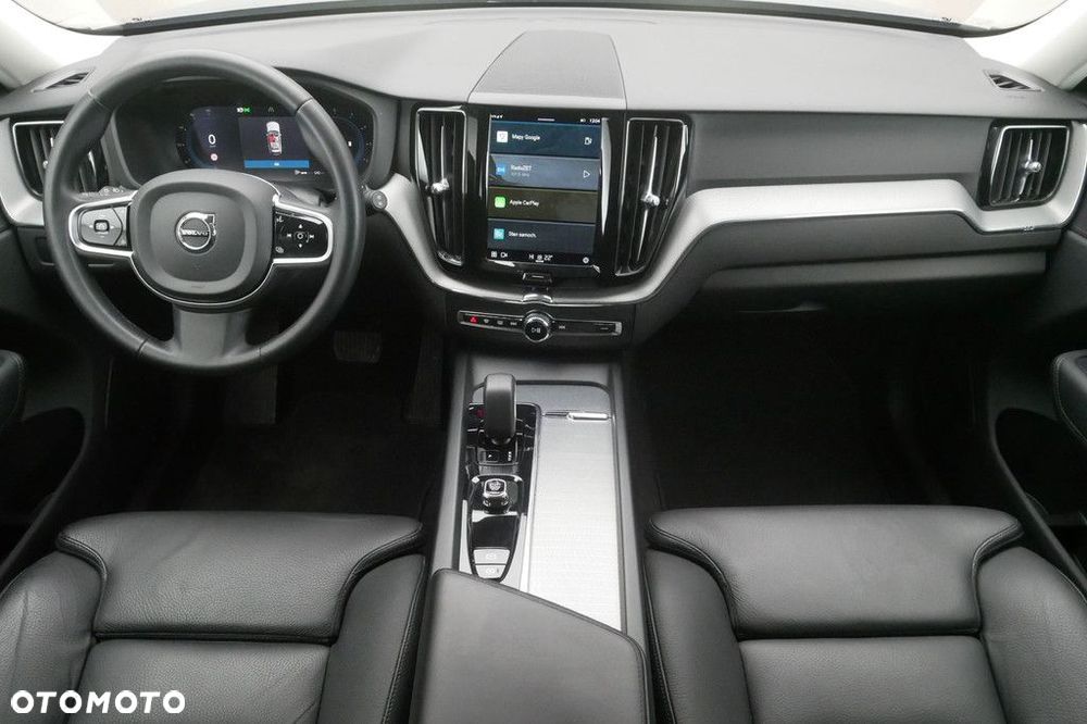 Volvo XC 60 B4 D Plus Dark - 8