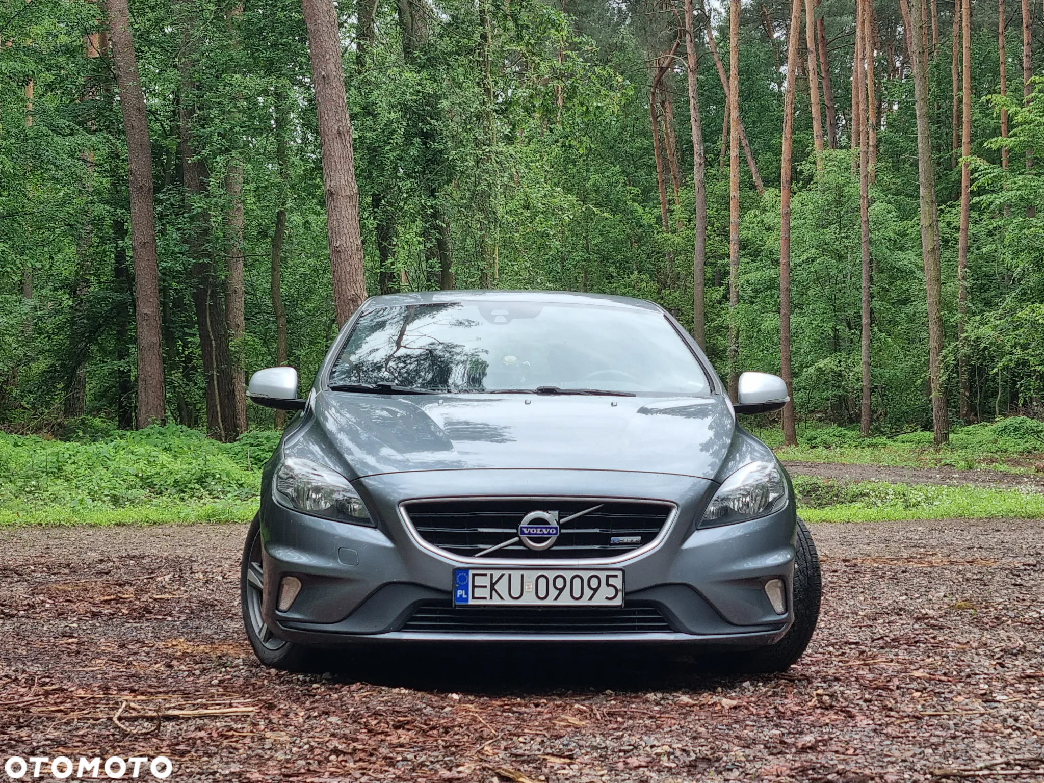 Volvo V40 D2 R-Design - 3