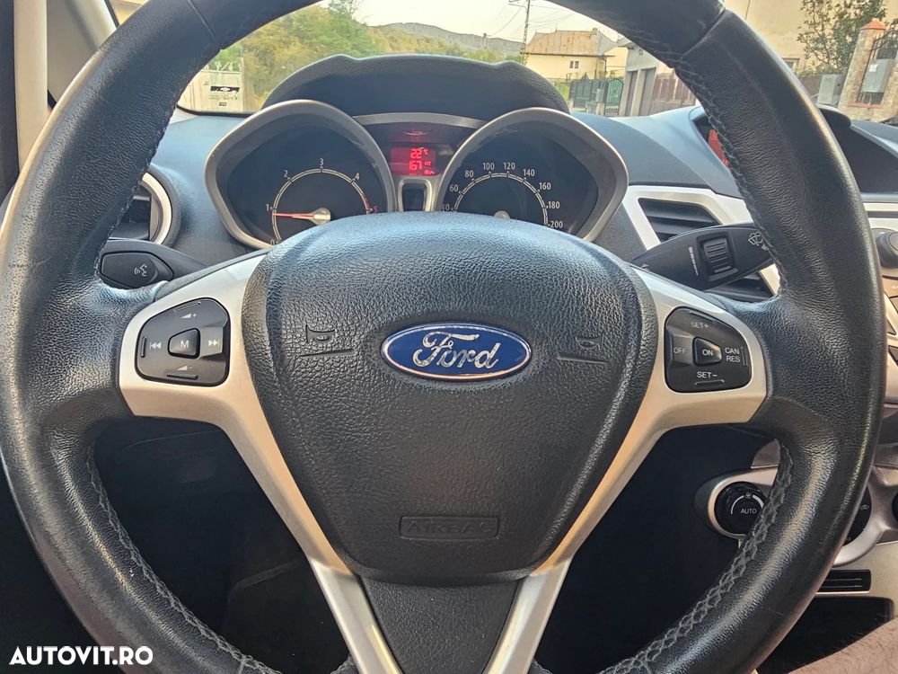 Ford Fiesta 1.6 TDCI Titanium - 9