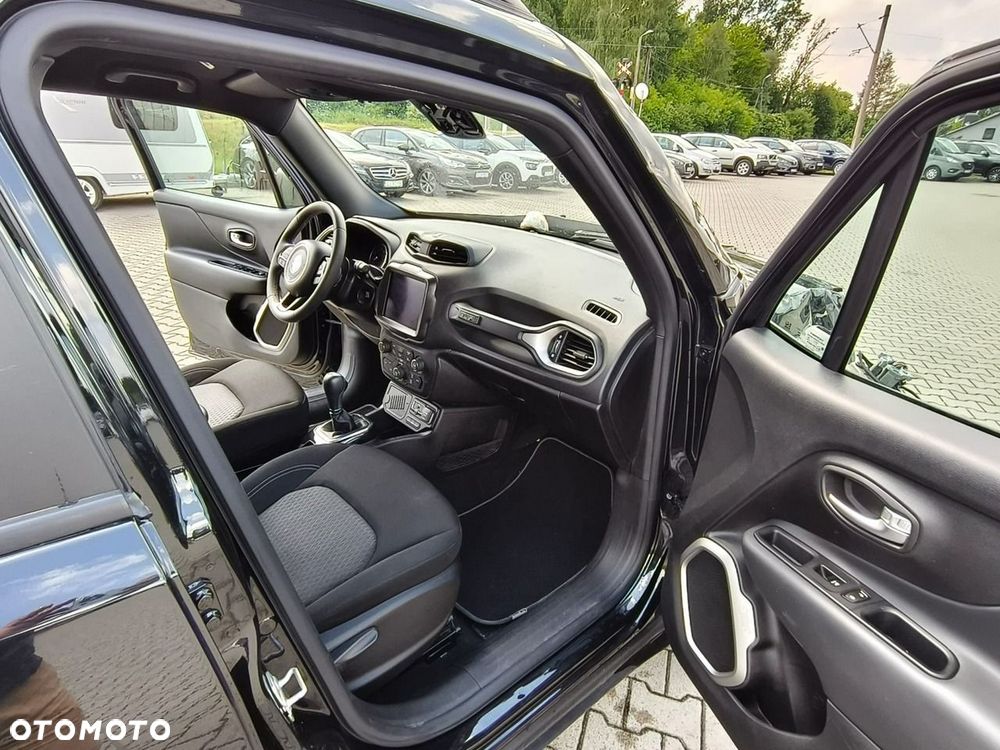 Jeep Renegade - 16