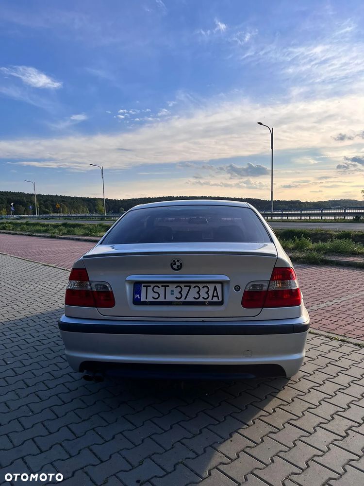 BMW Seria 3 320i - 10