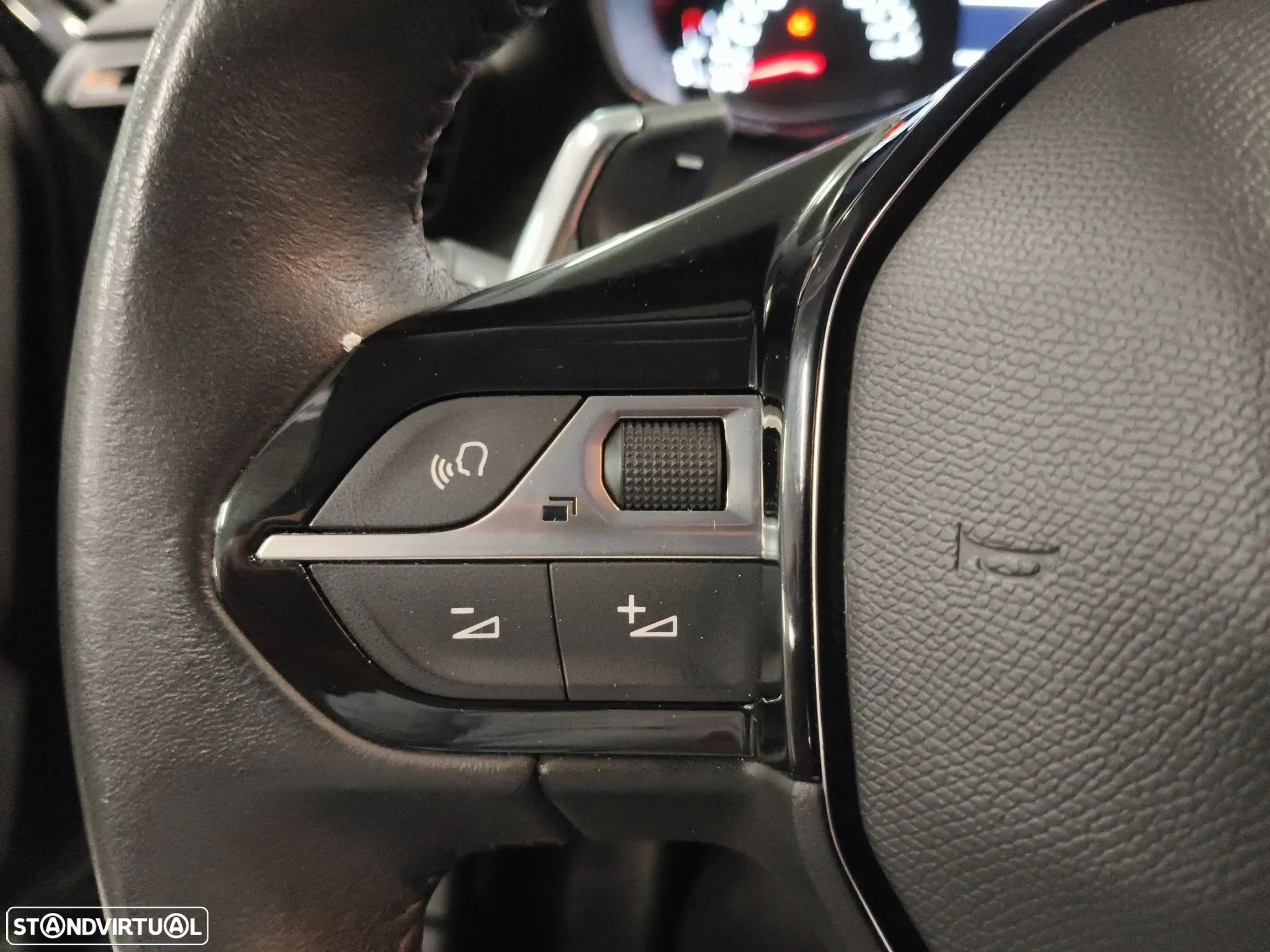 Peugeot 2008 1.2 PureTech Active Pack EAT8 - 16