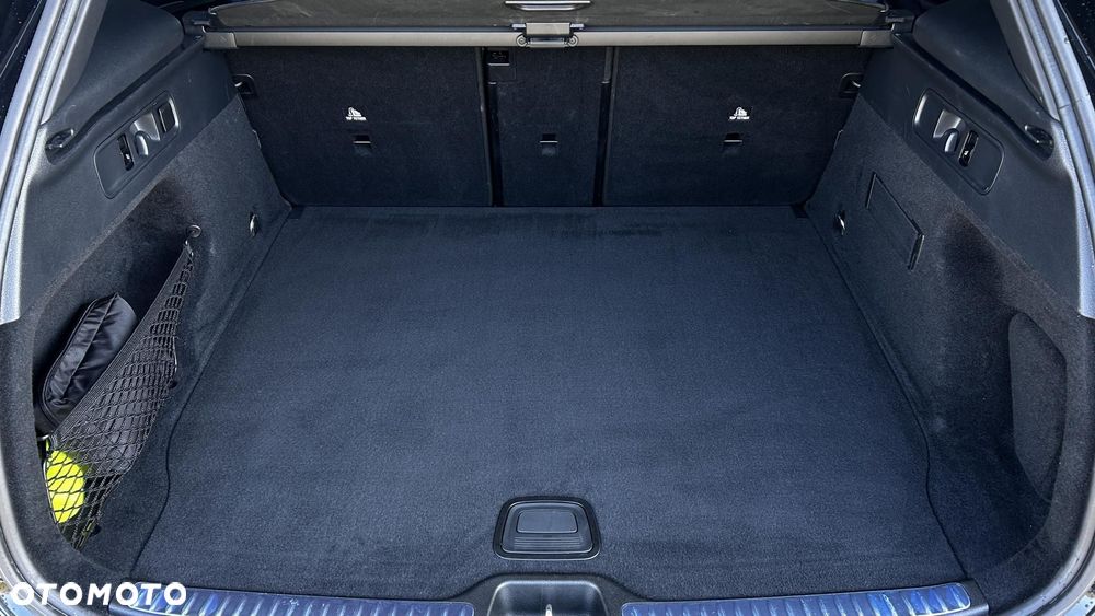 Mercedes-Benz GLC - 32