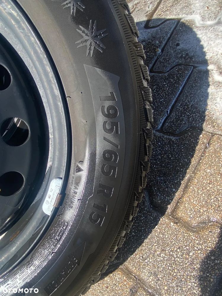Komplet opon zimowych z felgą 195/65 R15 - 2