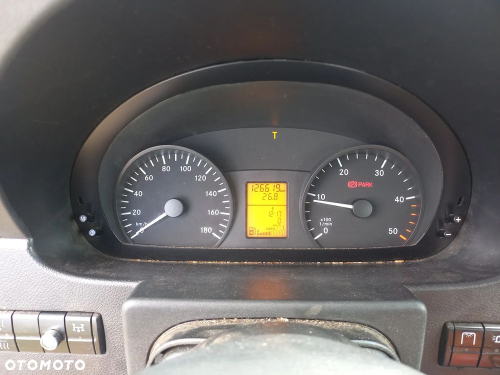 Mercedes-Benz SPRINTER - 13