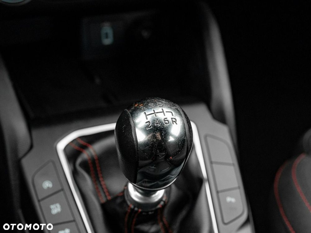 Ford Focus 1.0 EcoBoost ST-Line - 17