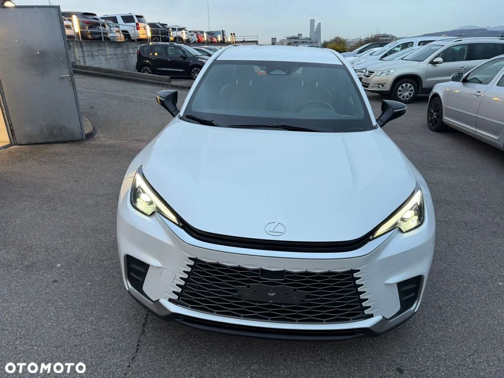 Lexus LBX AWD E-Four Relax - 8