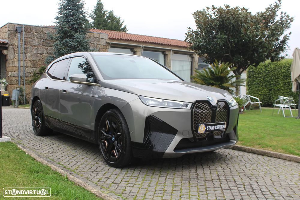 BMW iX M60 - 11