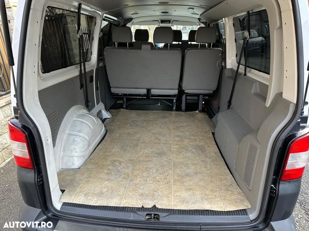 Volkswagen Caravelle - 6