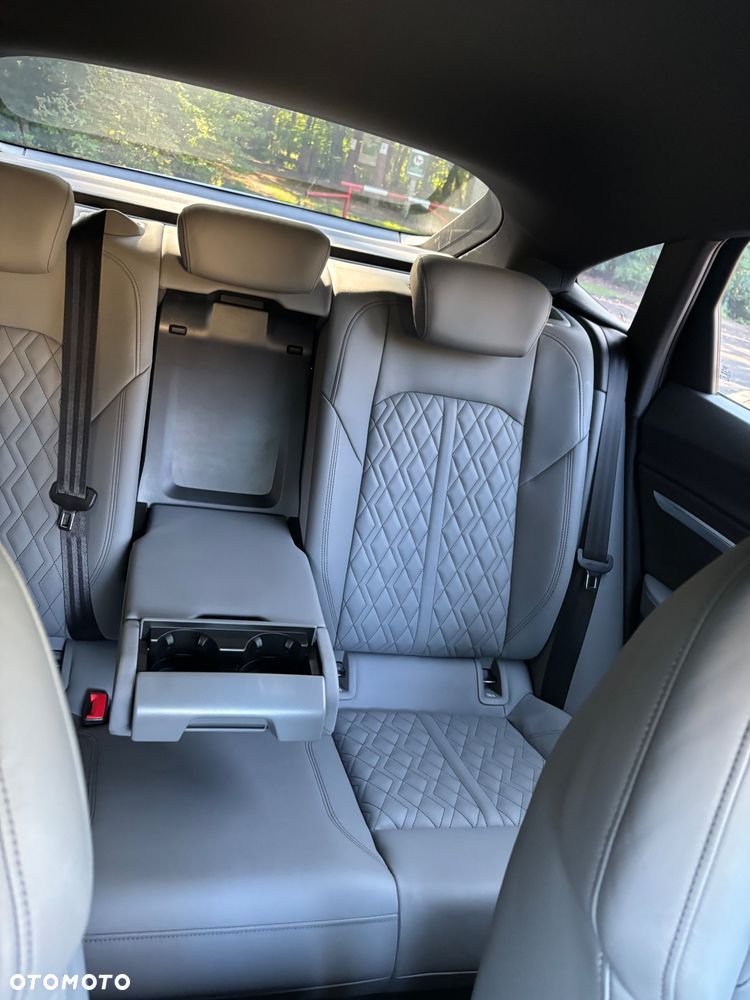 Audi Q8 Sportback e-tron - 27