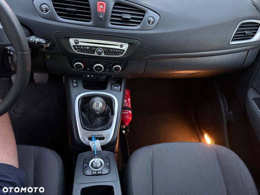 Renault Grand Scenic - 22