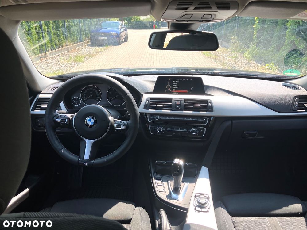 BMW Seria 3 325d Sport Line - 10