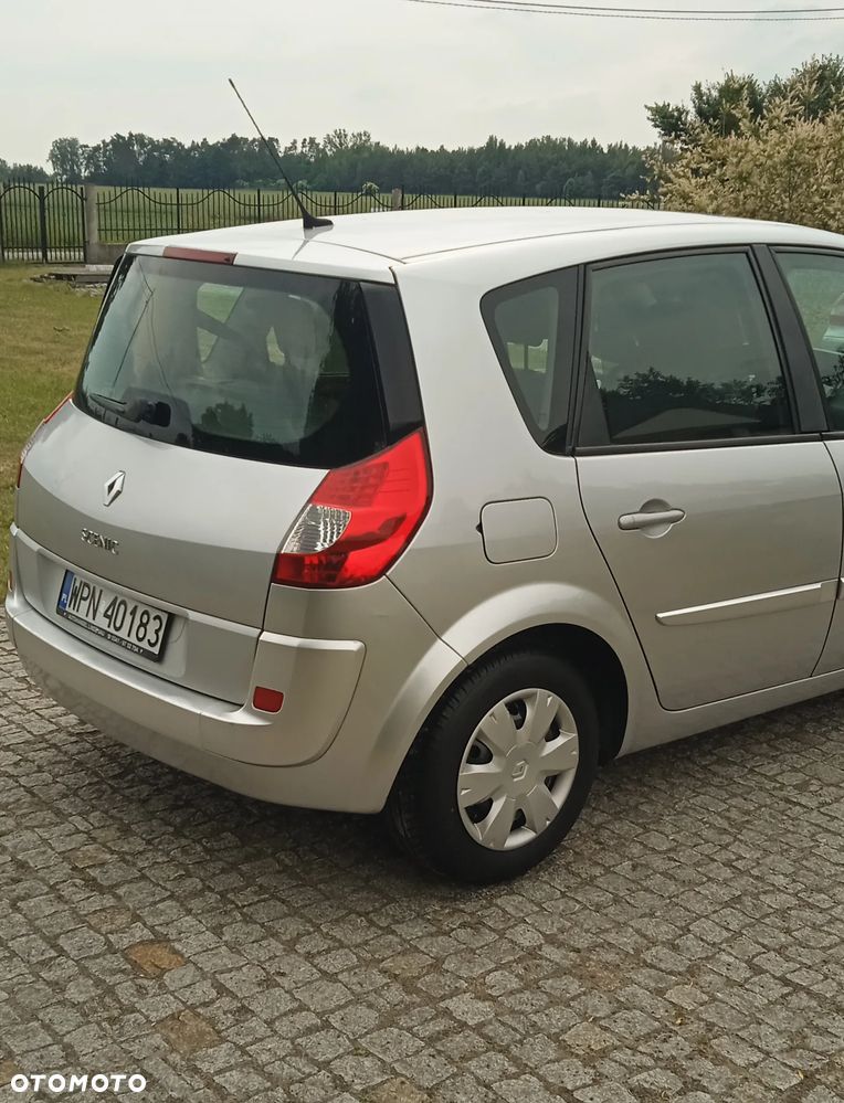 Renault Scenic 1.6 16V 110 Dynamique - 4