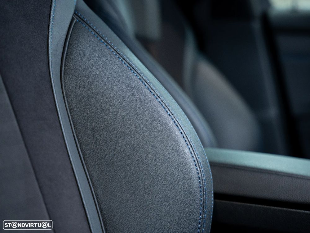 BMW 320 d Pack Desportivo M Auto - 22