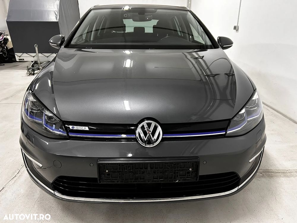 Volkswagen Golf - 1