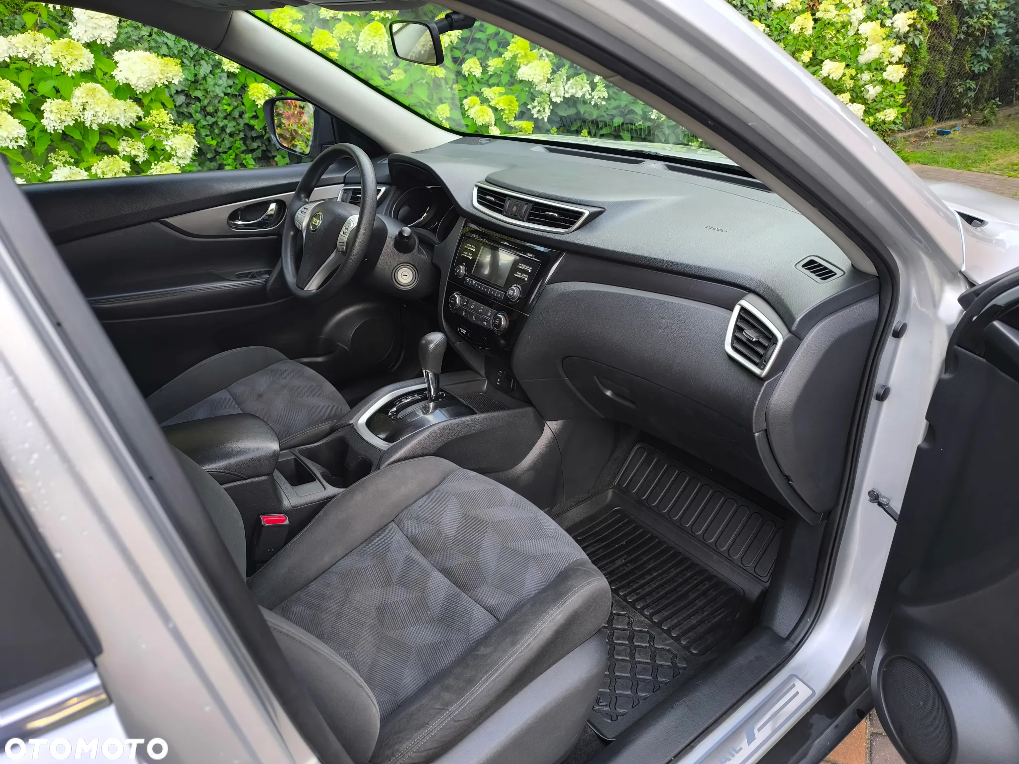 Nissan Rogue - 7