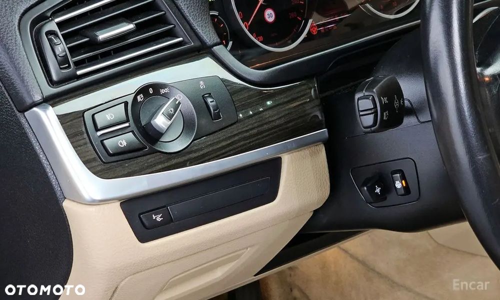 BMW Seria 5 520d xDrive Luxury Line - 14