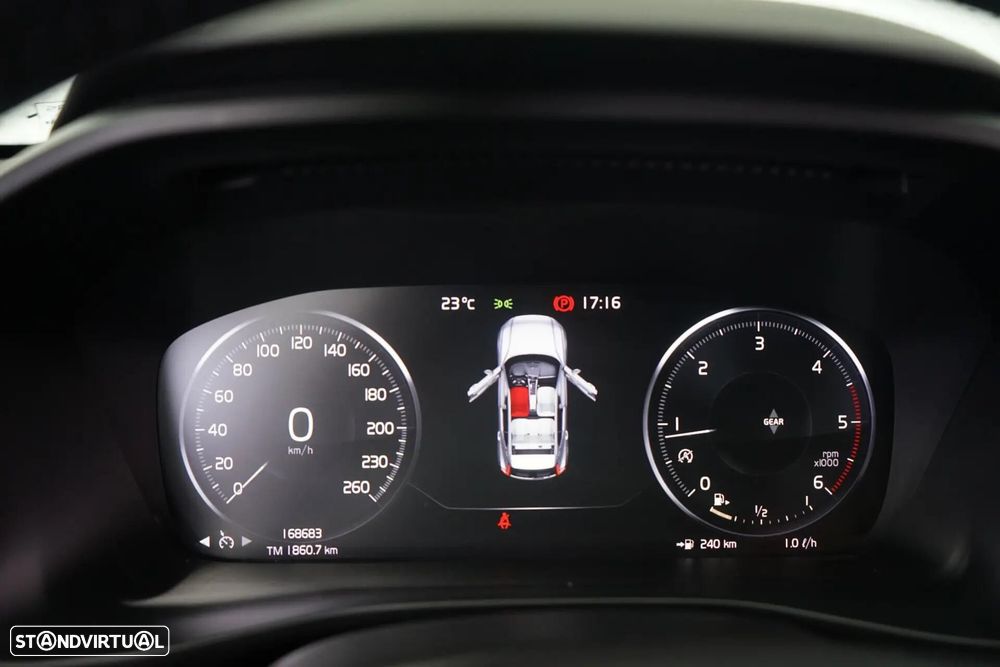 Volvo XC 40 2.0 D3 Momentum - 24