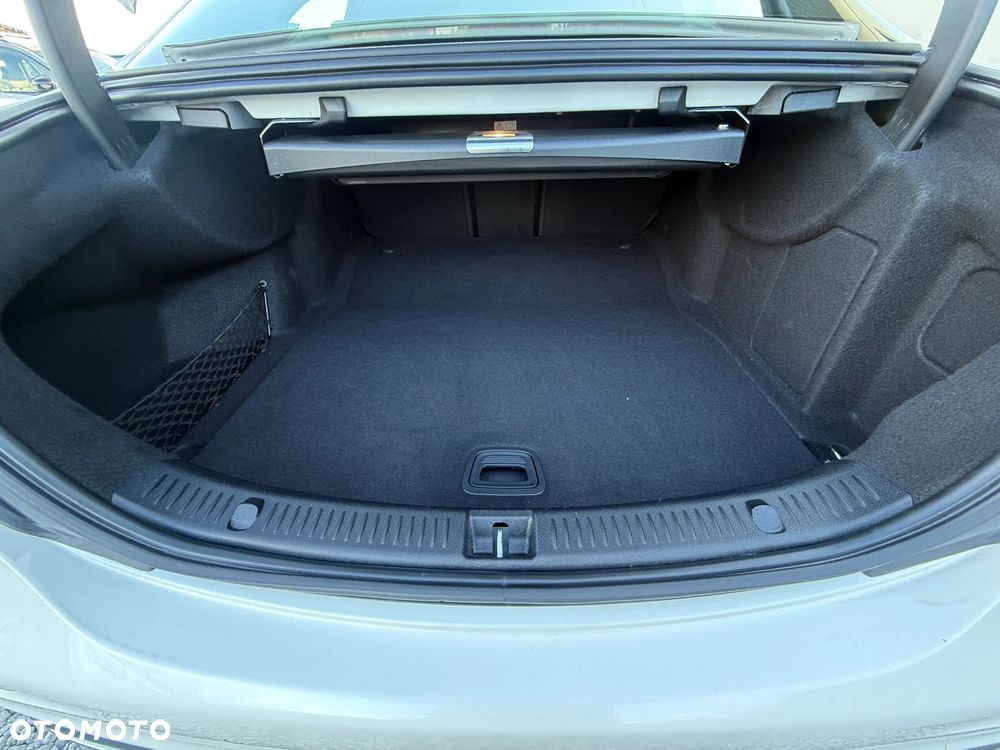 Mercedes-Benz Klasa E 220 d 9G-TRONIC AMG Line - 32