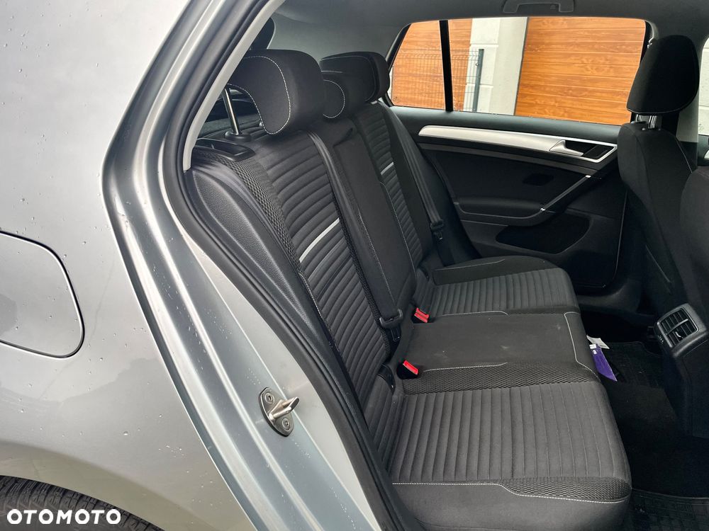 Volkswagen Golf 1.6 TDI BlueMotion Technology Cup - 27