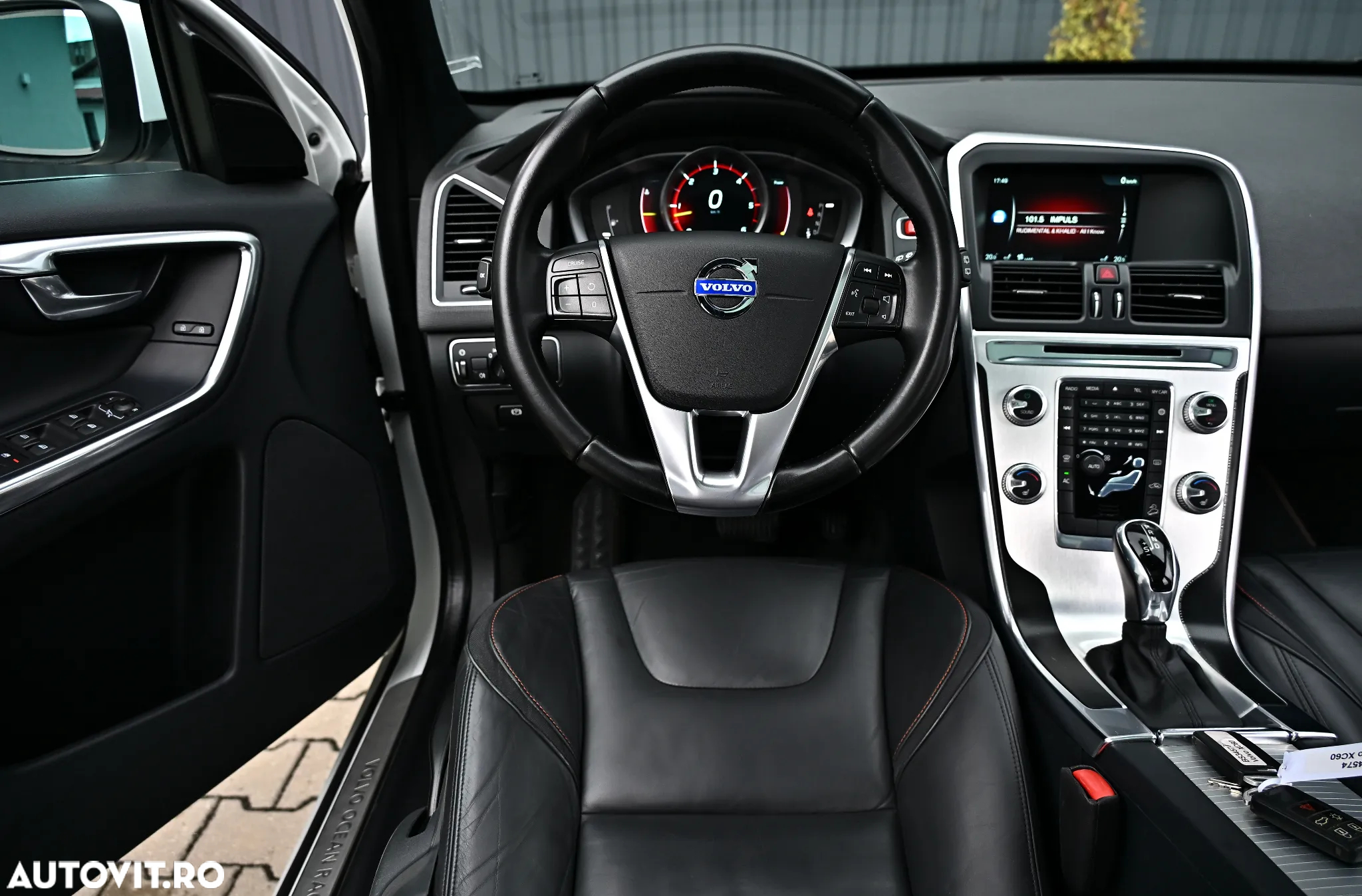 Volvo XC 60 D4 AWD Geartronic Ocean Race - 28