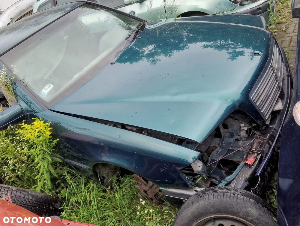 Mercedes Benz Klasa C W202 (93-97r.) 1.8 B 122KM. Silnik 111920 Skrzynia 717417 lakier 269 – Zieleń Turmalinu. Cały na części. GWARANCJA !!!  Przód Tył Zestaw Komplet Drzwi Klapa Zderzak Błotnik Maska Grill Atrapa Szyba Pas Lampa Lusterko Boczki Fotel Kanapa Kokpit Deska Rozdzielcza Przełącznik Włącznik Sterownik Przewody Wiązka Instalacja Moduł Komputer Czujnik Listwa Pompa Alternator Wtryski Głowica Rozrusznik Kompresor Sprzęgło Dwumas Silnik Skrzynia ABS Klimatyzacji Paliwa Wspomagania Kolektor Turbina Przepustnica Zawór Chłodnica Koło Hak Belka Sanki Zawieszenie Mcpherson Półoś Amortyzator Wydech Tłumik Zacisk Most - 3