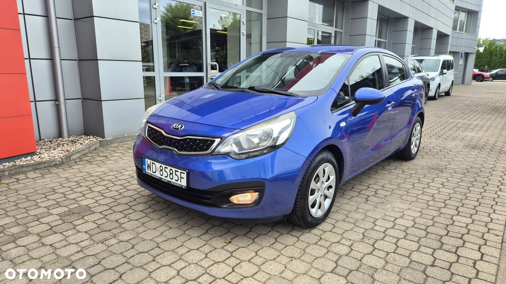 Kia Rio 1.2 L - 3