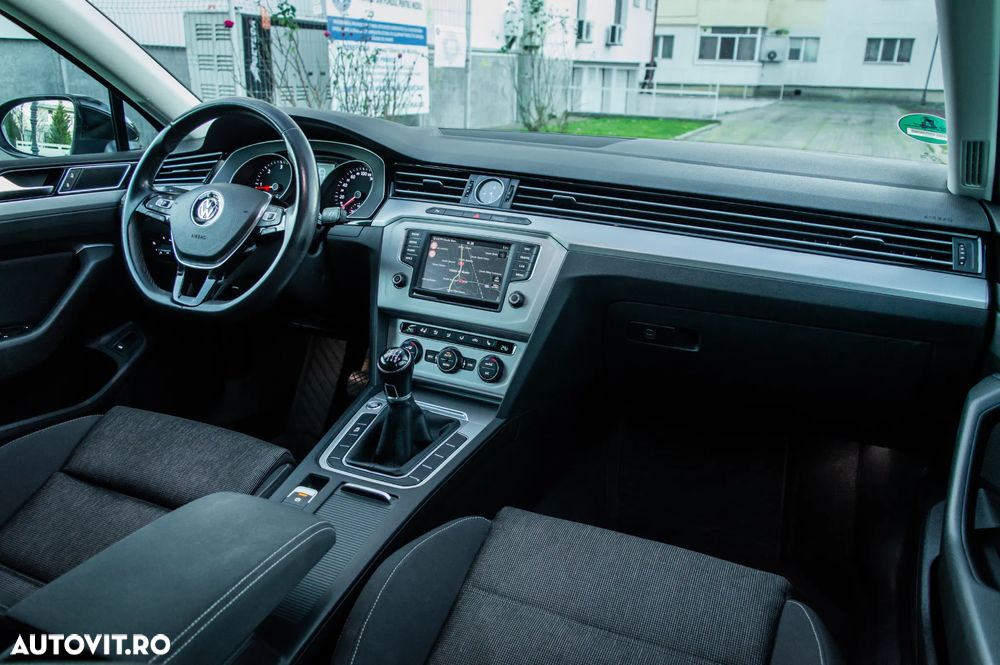 Volkswagen Passat 2.0 TDI SCR Highline - 17