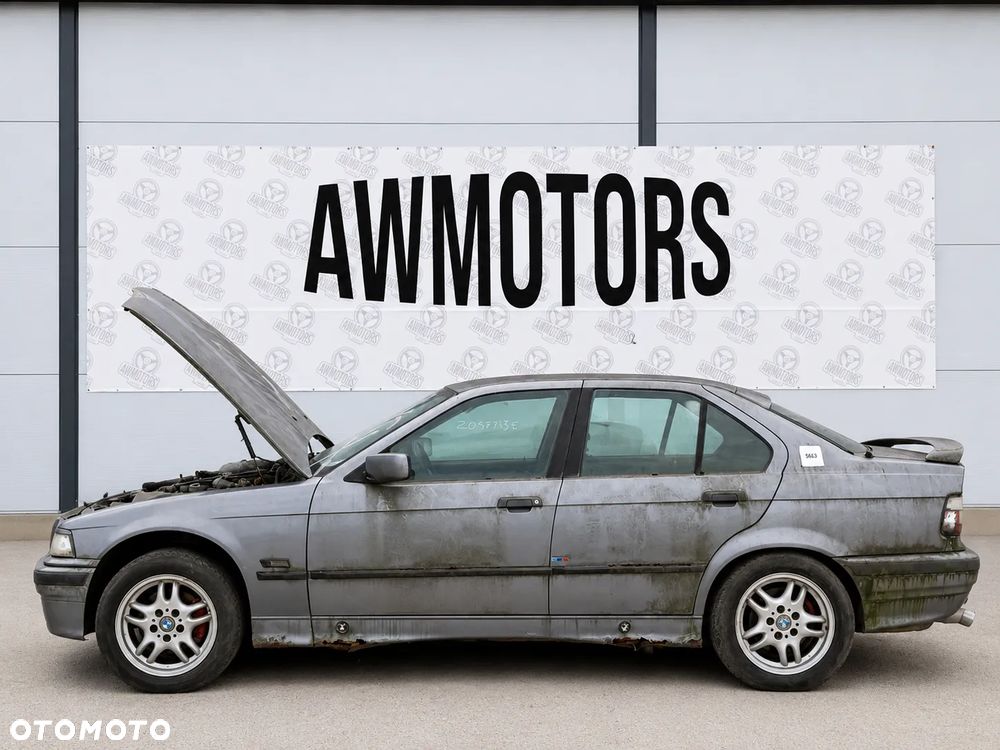 BMW 3 E36 COUPE 1995 *SAMOCHÓD  NA CZĘŚCI* 5663 ARKTISGRAU METALLIC (269) MASKA, LAMPA, DRZWI, LUSTERKO, ZDERZAK, GRILL, BŁOTNIK, KLAPA, BELKA, DESKA, FOTELE, KANAPA, ĆWIARTKA KIEROWNICA, TARCZE, ZACISKI, ZAWIESZENIE, KOMPLETNY PRZÓD, KOMPLETNY TYŁ, LICZNIK, ZEGARY, PRAWE LEWE PRZÓD TYŁ - 2