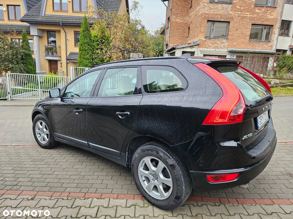 Volvo XC 60 D5 AWD - 2