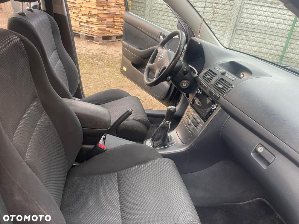 Toyota Avensis 1.8 VVT-i Luna - 5