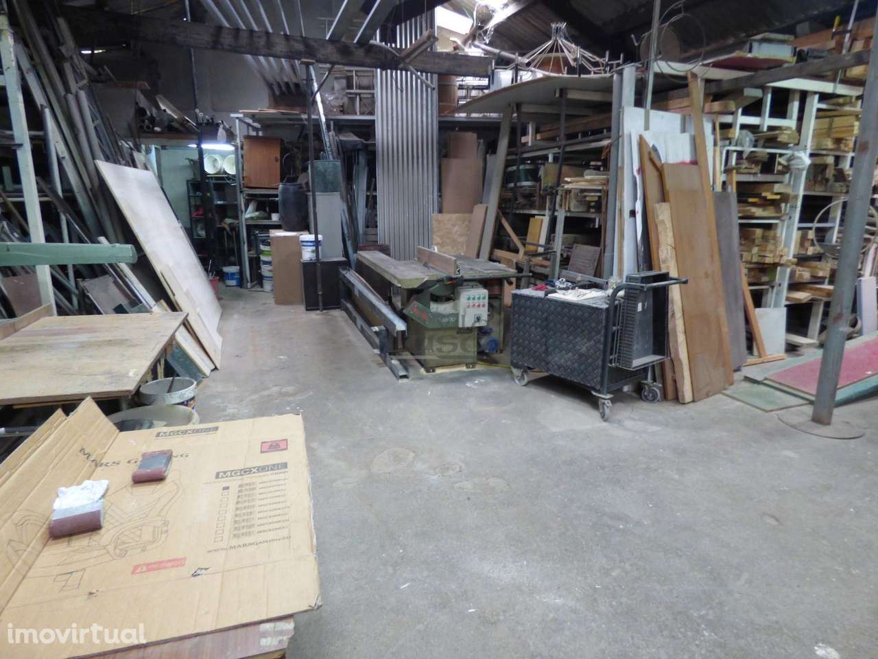 Armazém para venda no Candal  Santa Marinha, Vila Nova de Gaia - Grande imagem: 4/15