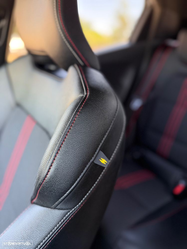 Renault Clio 1.0 TCe RS Line - 17