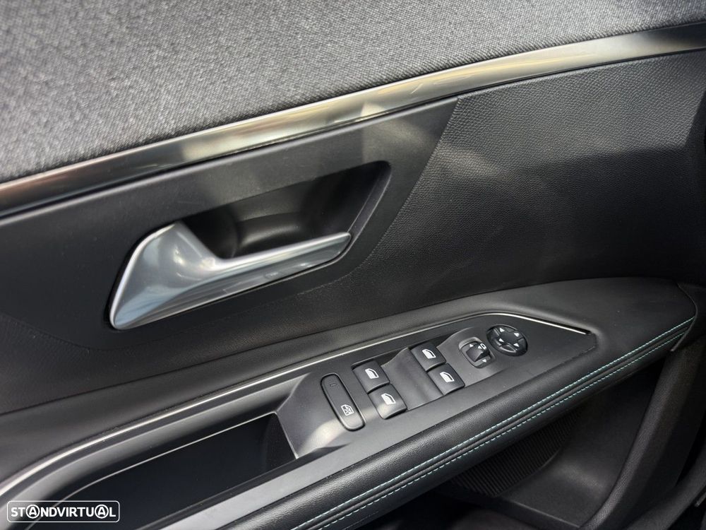 Peugeot 5008 1.2 PureTech Allure Pack EAT8 - 30